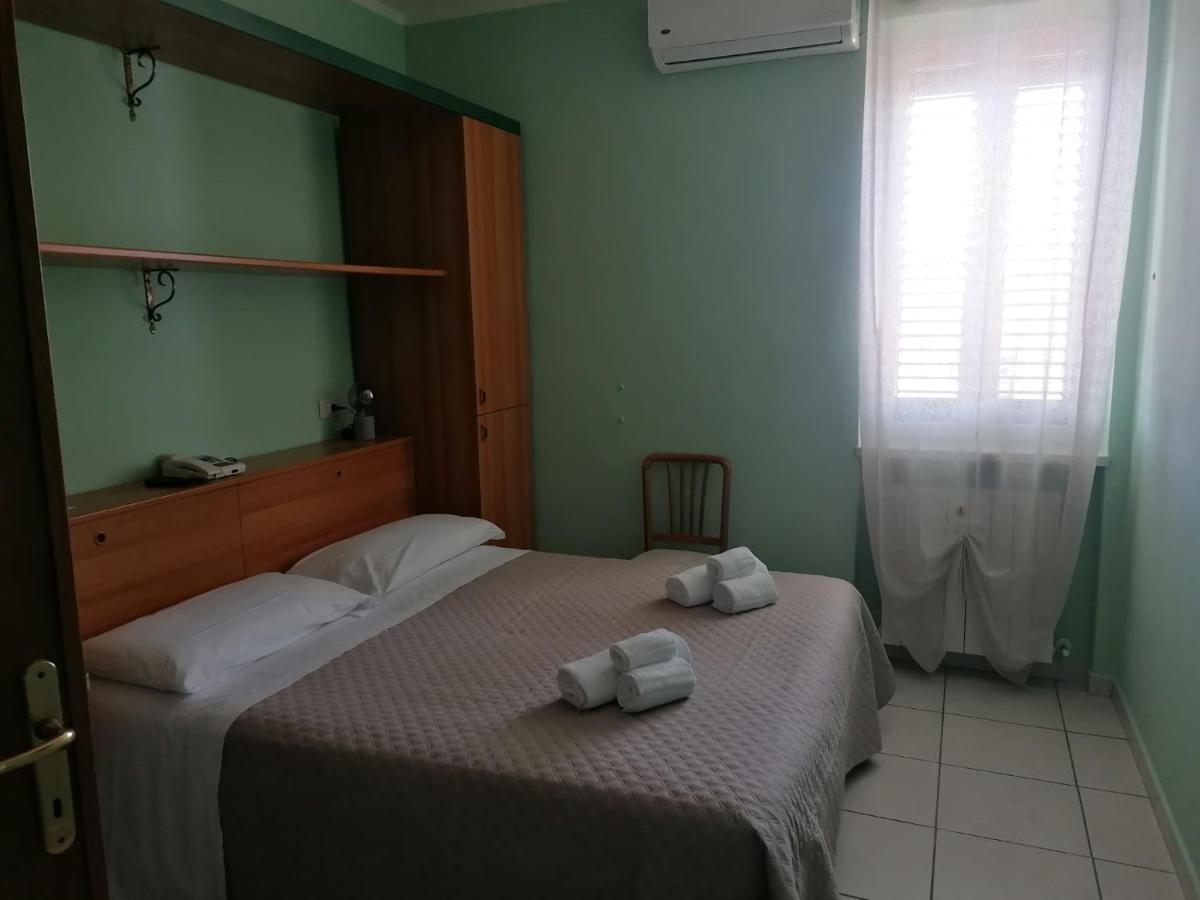 Hotel Villa Benvenuti ヴィアレッジョ エクステリア 写真