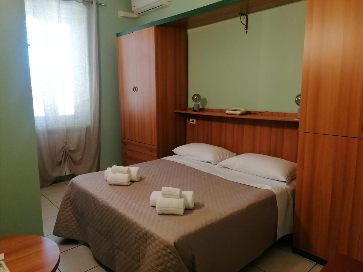 Hotel Villa Benvenuti ヴィアレッジョ エクステリア 写真
