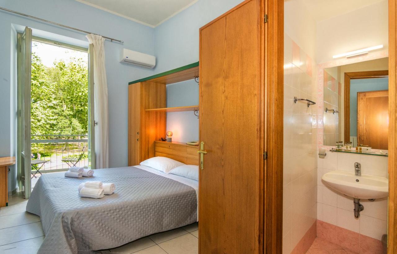 Hotel Villa Benvenuti ヴィアレッジョ エクステリア 写真