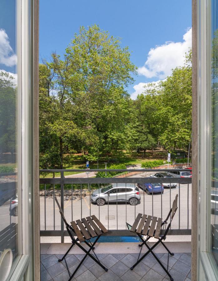 Hotel Villa Benvenuti ヴィアレッジョ エクステリア 写真