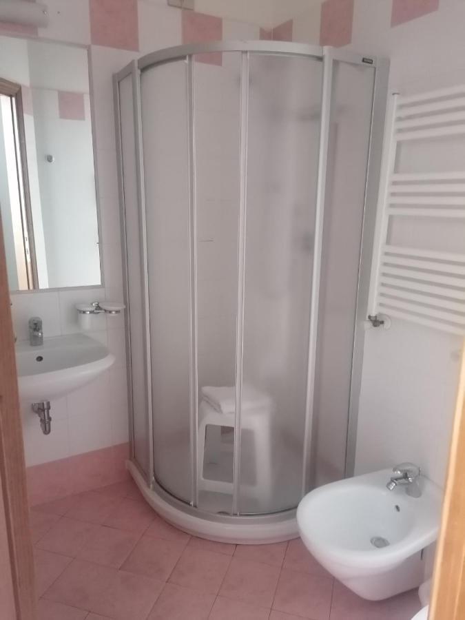 Hotel Villa Benvenuti ヴィアレッジョ エクステリア 写真