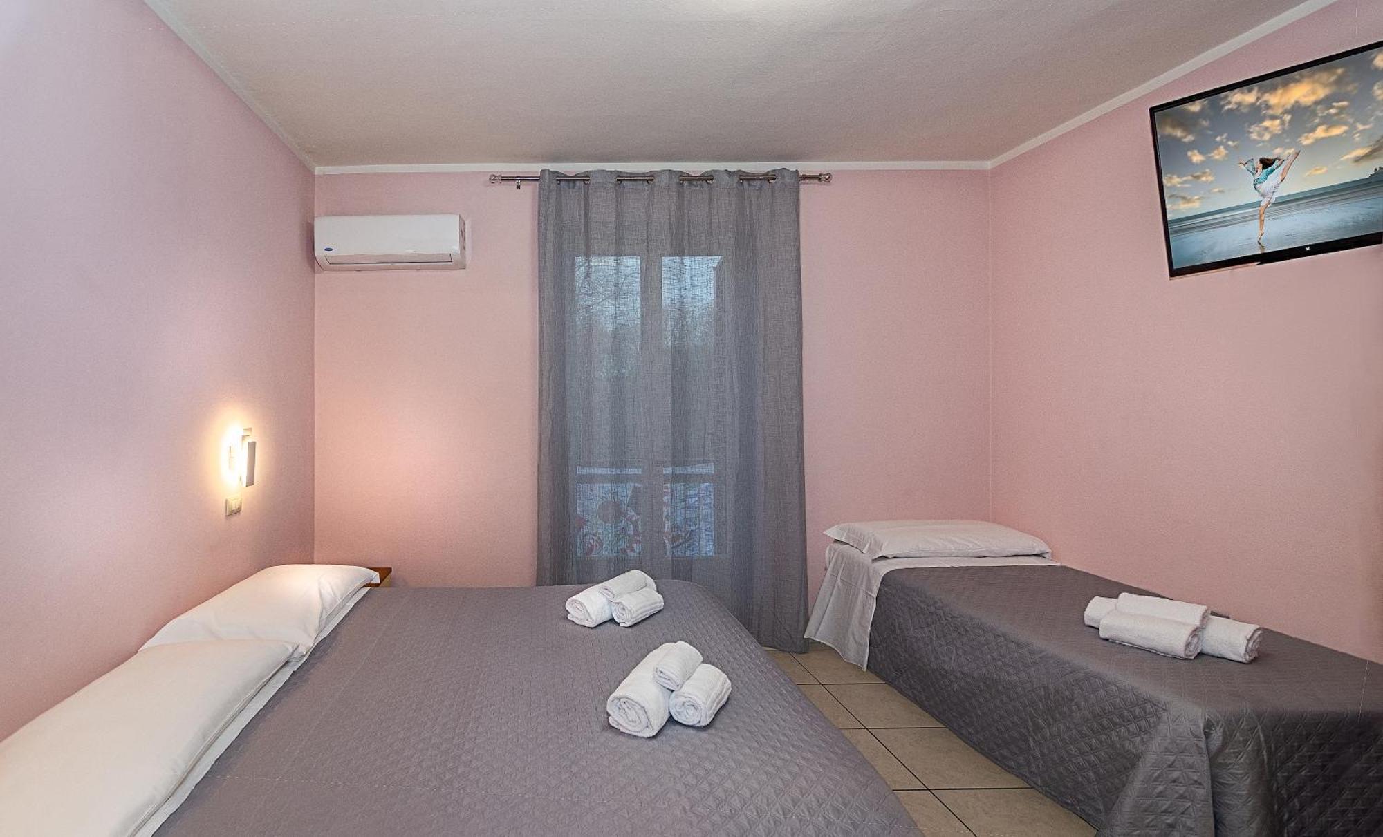 Hotel Villa Benvenuti ヴィアレッジョ エクステリア 写真