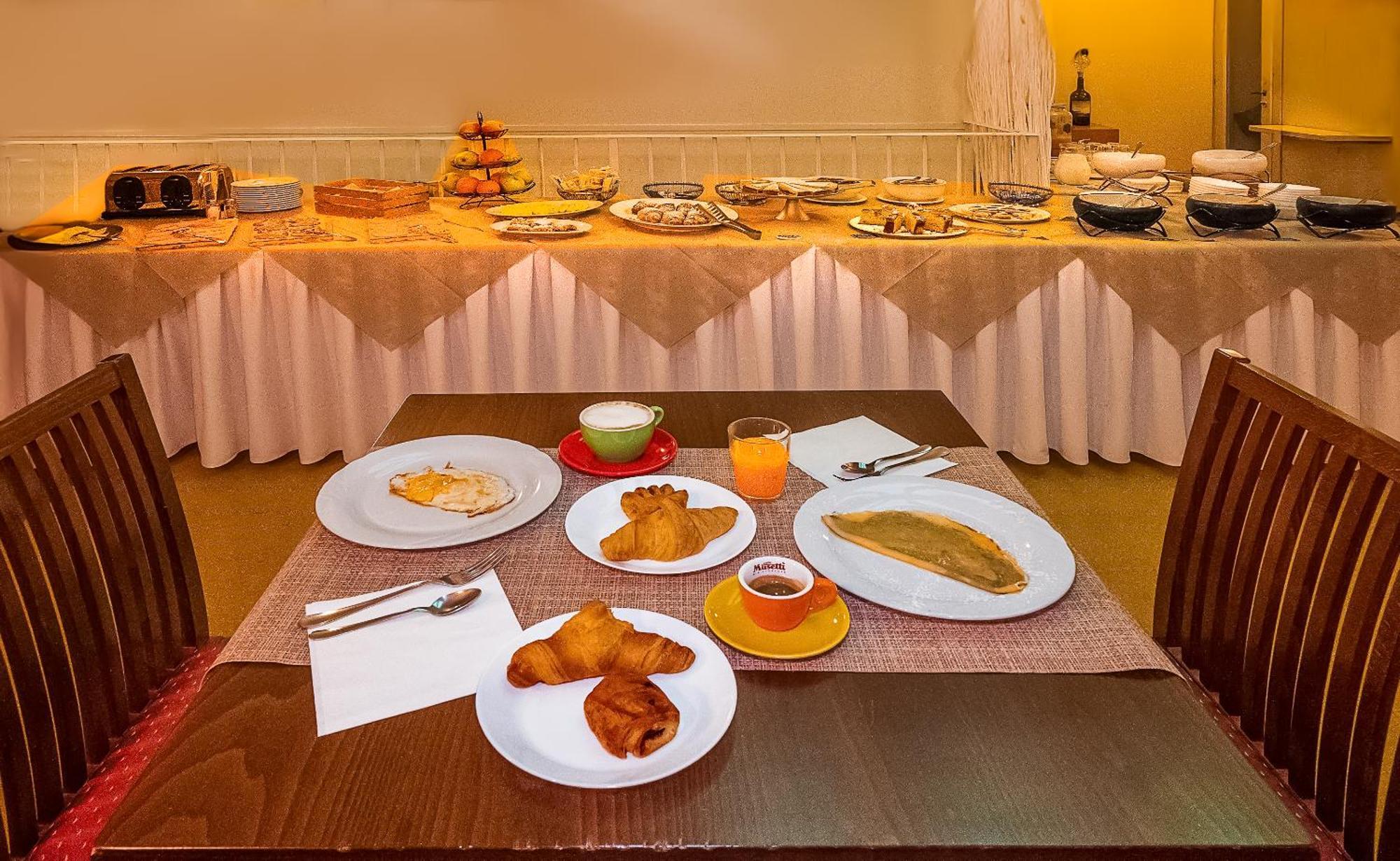 Hotel Villa Benvenuti ヴィアレッジョ エクステリア 写真